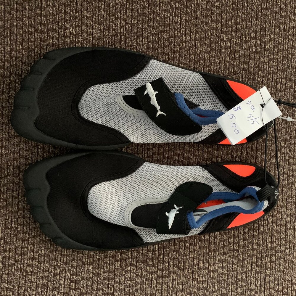 KIDS SWIMMING / WATER SHOES